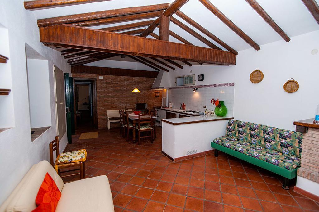 Casa Vacanze Etna Пиедимонте Етнео Стая снимка